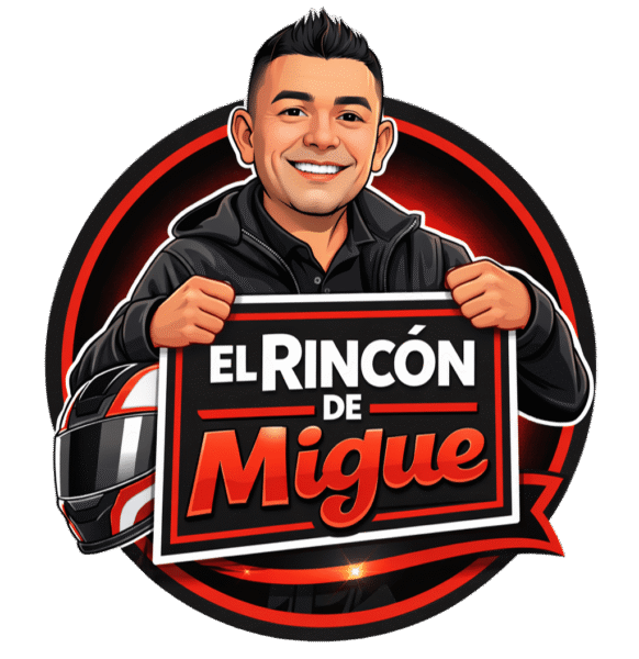 Logo el Rincón de Migue, foto caricaturizada de Miguel sosteniendo un letrero con el nombre de la Tienda en Línea y con un casco de motociclista bajo su brazo derecho. En colores Gris Asfalto, Rojo Intenso y Blanco.
