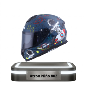 Casco de moto infantil Xtrong color azul con gráficos de astronauta