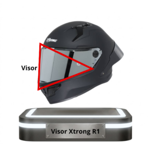Casco Xtrong R1 destacando su visor tipo espejo plateado con un triángulo rojo.